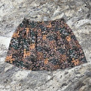 American Eagle Black and Floral Mini Skirt w/ Elastic Waist Band Size Medium